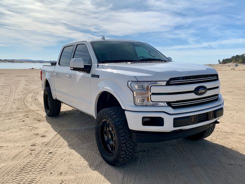 Used 2018 Ford F150 Lariat w/ Equipment Group 502A Luxury AWD/4WD image 2