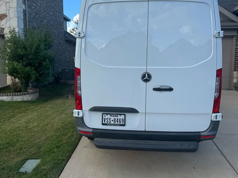 Used 2021 Mercedes-Benz Sprinter 2500 image 8