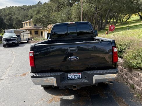 Used 2011 Ford F250 XLT w/ XLT Premium Pkg image 4
