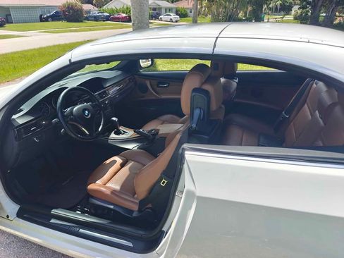 Used 2011 BMW 328i Convertible image 9