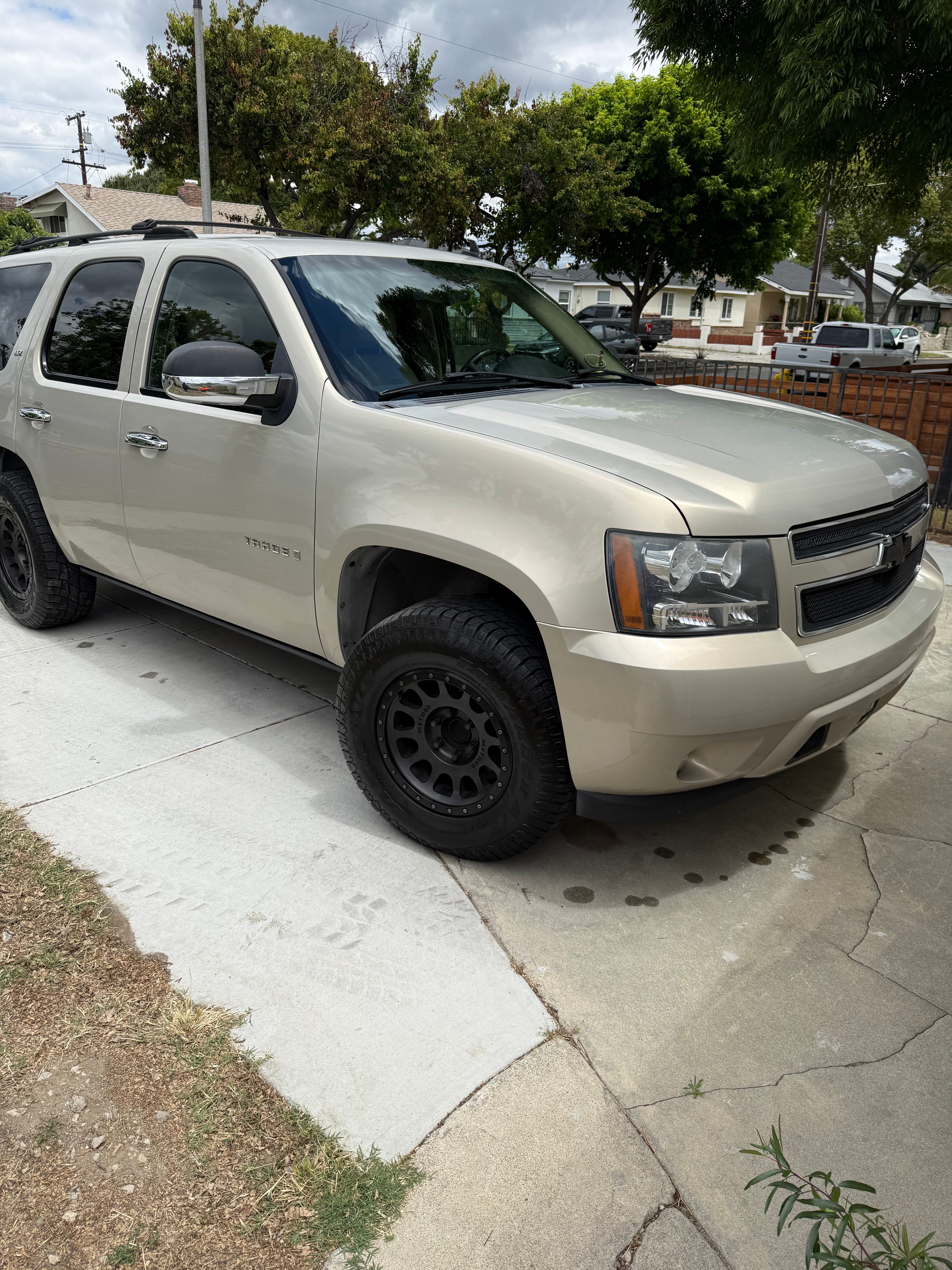 Used 2007 Chevrolet Tahoe LTZ w/ LTZ Preferred Equipment Group RWD image 2