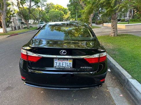 Used 2015 Lexus ES 300h 300h Sedan 4D image 5