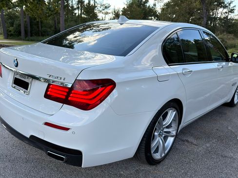 Used 2014 BMW 750i image 8