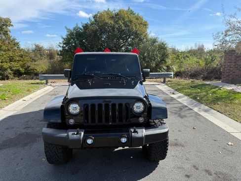 Used 2017 Jeep Wrangler Unlimited Sahara w/ Connectivity Group image 6