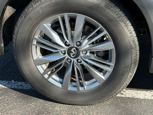 Used 2021 INFINITI QX80 Luxe w/ All-Season Package image 5