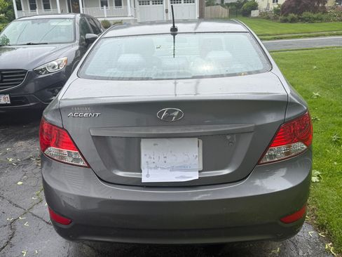 Used 2014 Hyundai Accent GLS FWD image 2