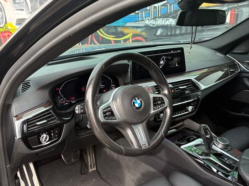 Used 2021 BMW 540i w/ M Sport Package image 9