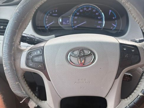 Used 2013 Toyota Sienna XLE FWD image 9