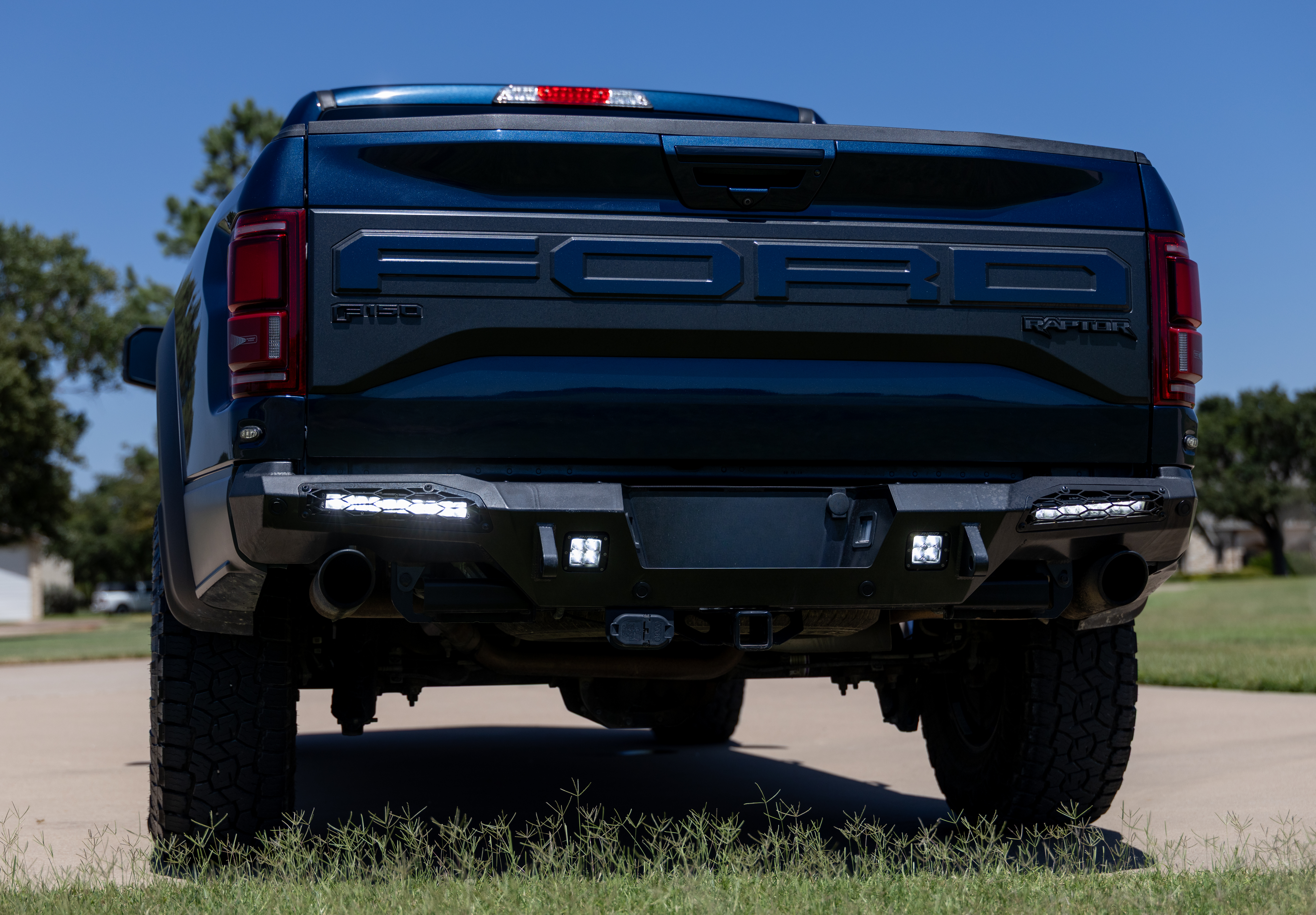 Used 2018 Ford F150 Platinum w/ Equipment Group 701A Luxury AWD/4WD image 9