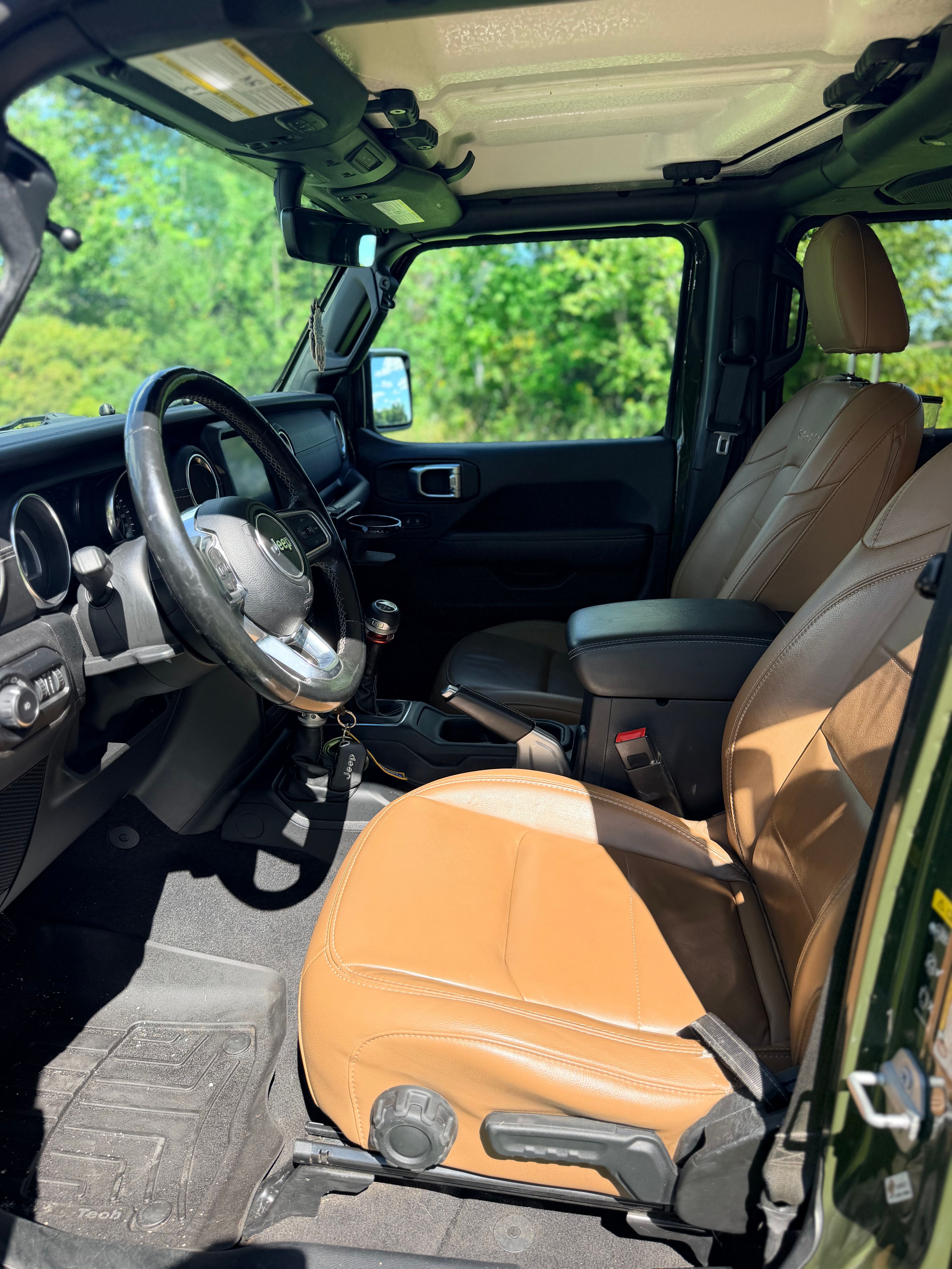 Used 2021 Jeep Wrangler Unlimited Sahara w/ Uconnect 4C Nav & Sound Group AWD/4WD image 15