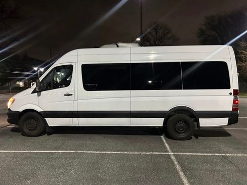 Used 2016 Mercedes-Benz Sprinter 2500 image 5