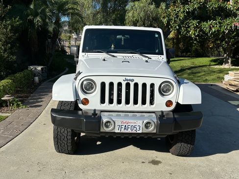 Used 2012 Jeep Wrangler Unlimited Sahara image 6