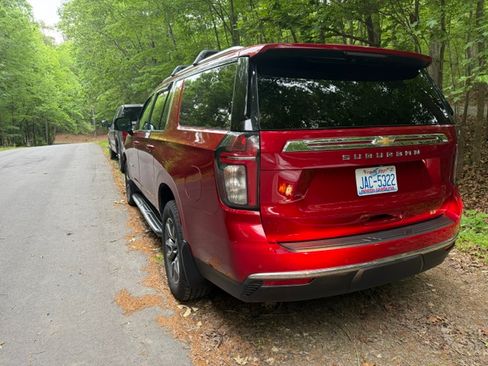 Used 2021 Chevrolet Suburban LT w/ LT Signature Package AWD/4WD image 6