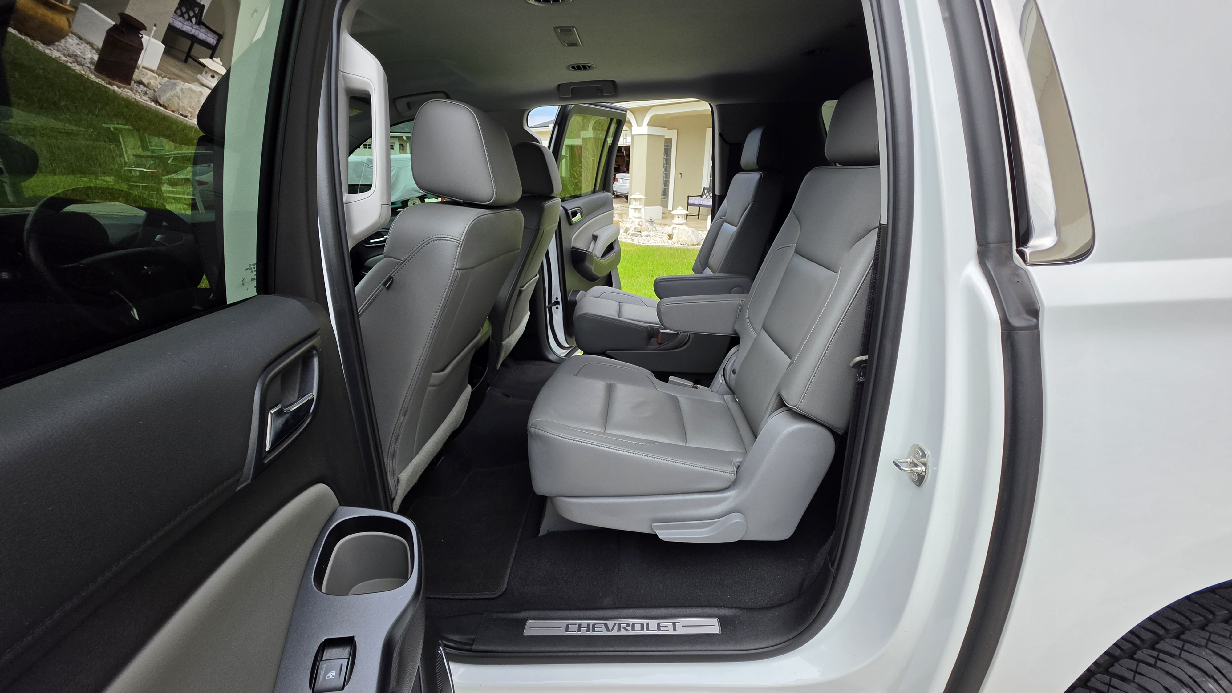 Used 2019 Chevrolet Suburban LT RWD image 14