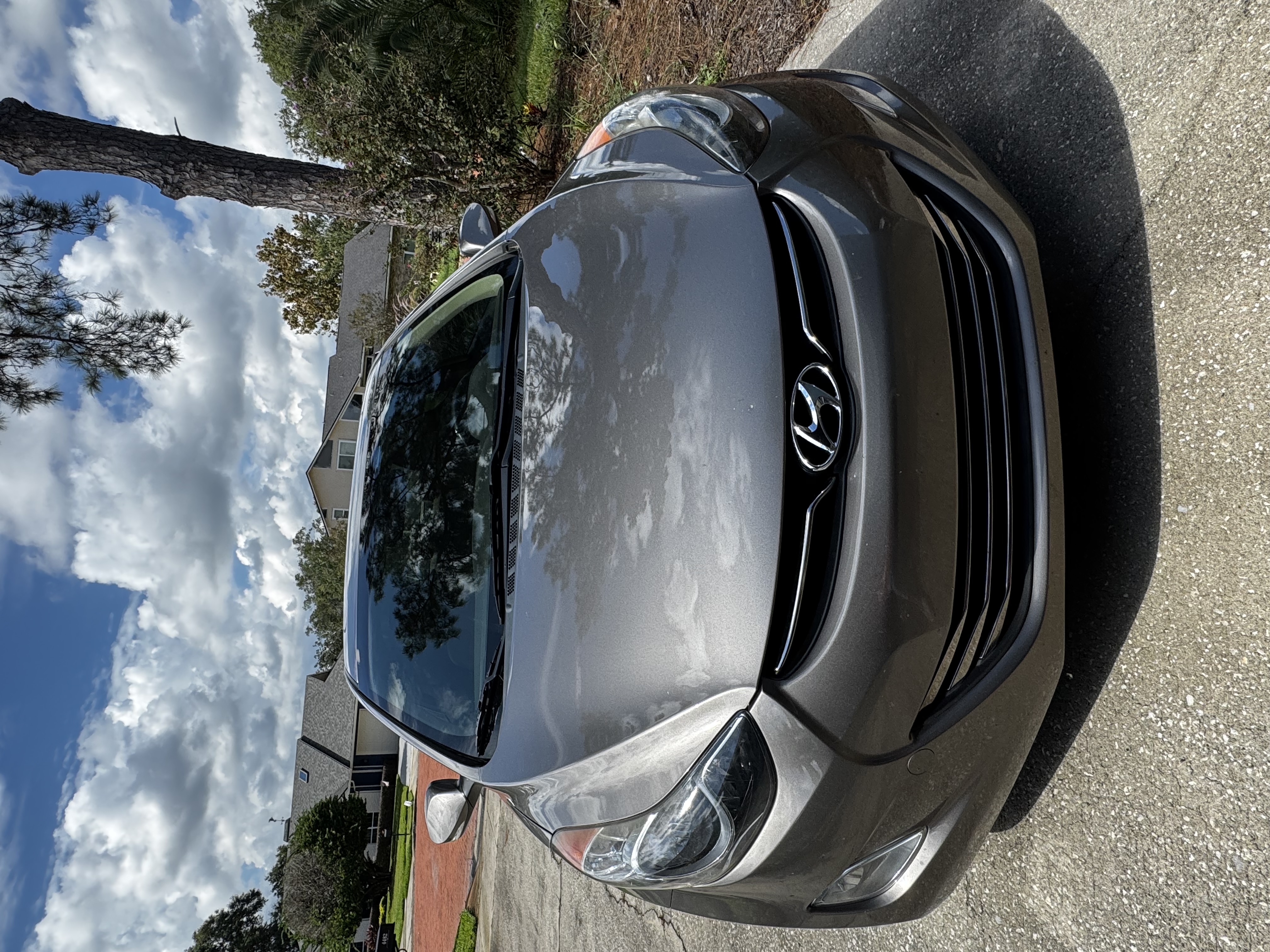 Used 2013 Hyundai Elantra Limited w/ Technology Pkg FWD image 2