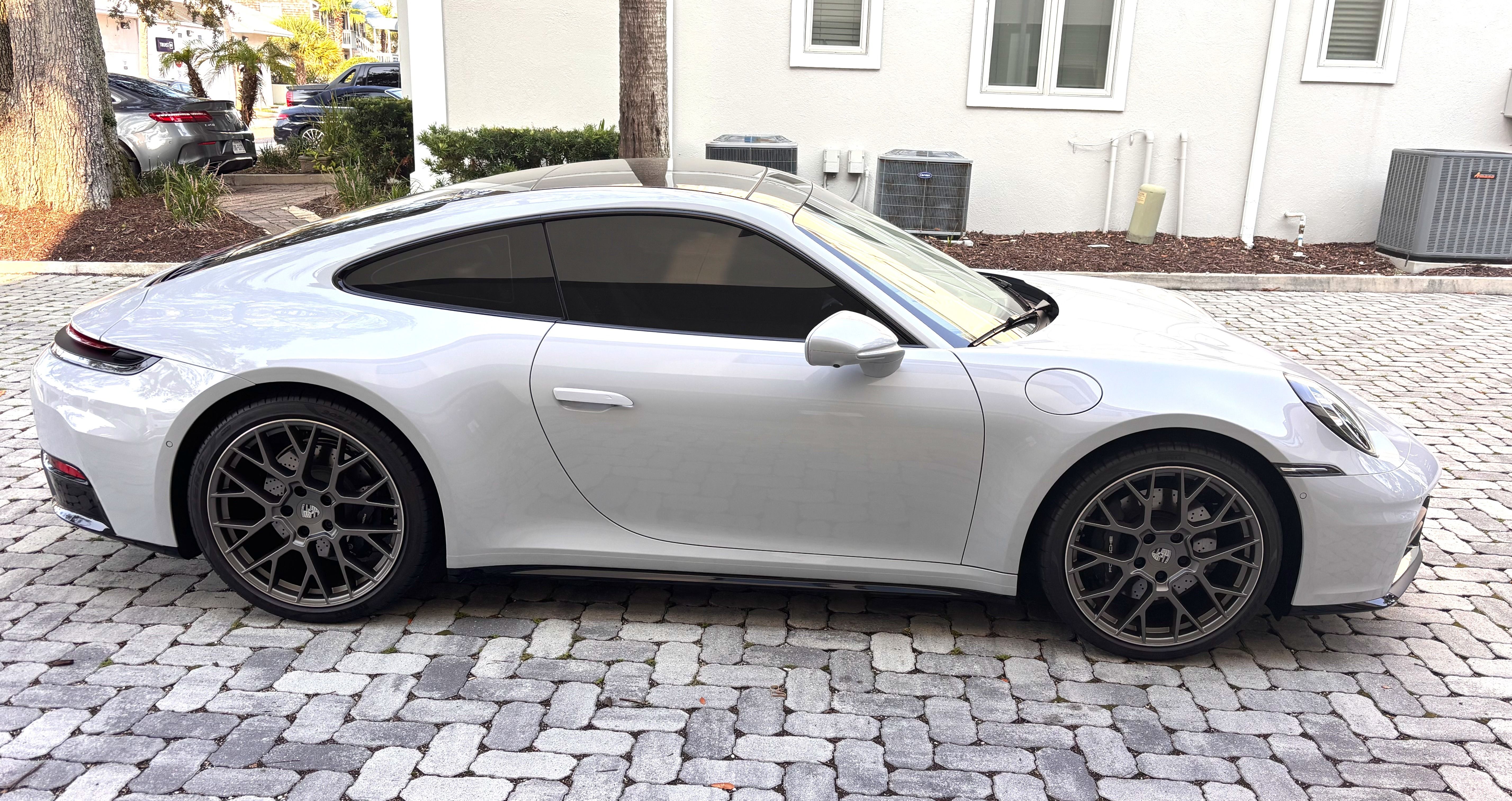 Used 2025 Porsche 911 Carrera RWD image 9