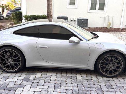 Used 2025 Porsche 911 Carrera RWD image 9