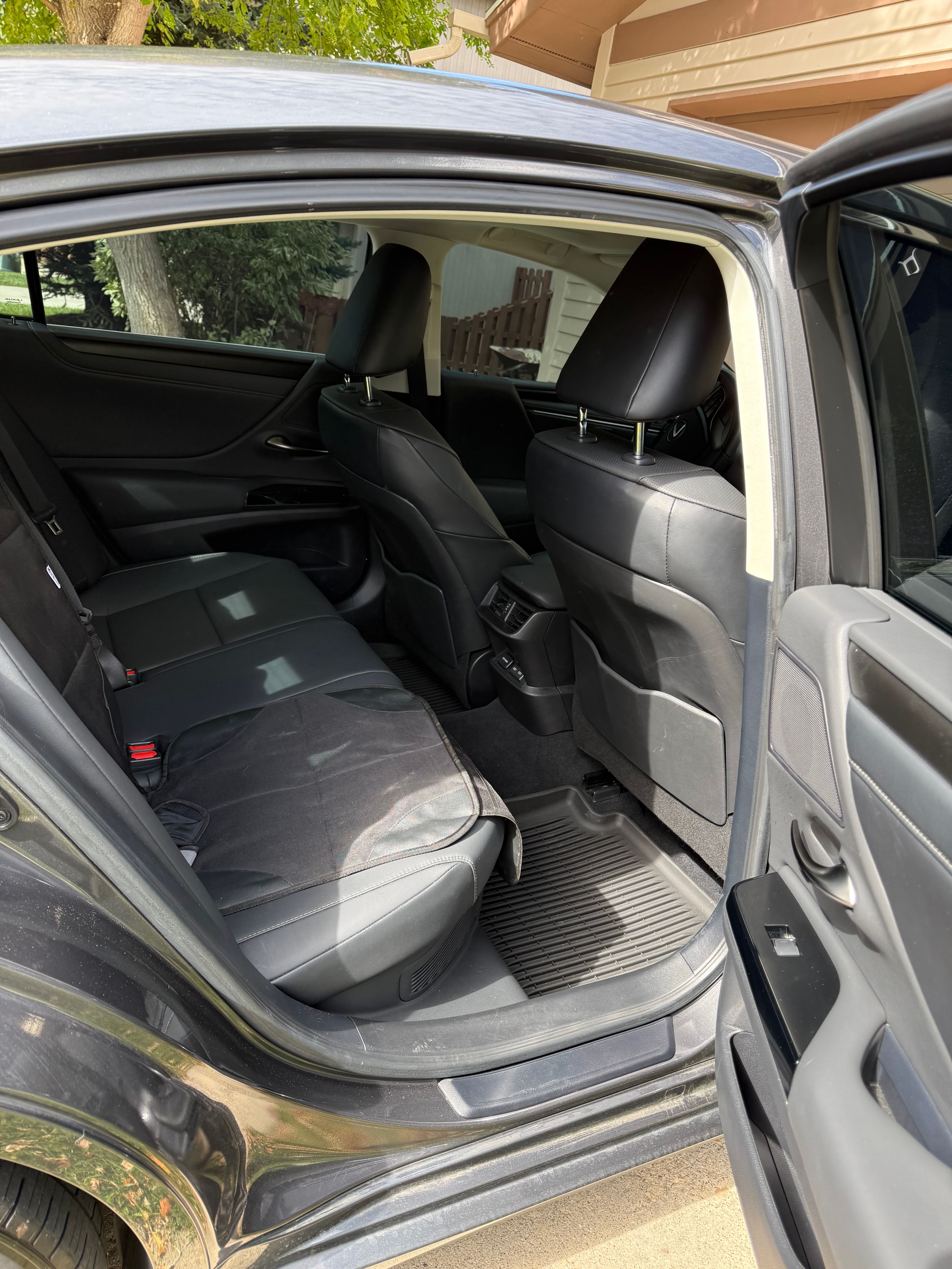 Used 2024 Lexus ES 300h w/ Premium Package FWD image 8