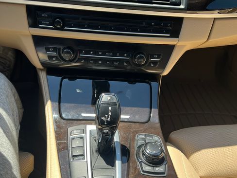 Used 2013 BMW 550i Sedan image 24