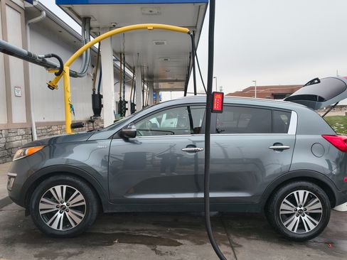 Used 2015 Kia Sportage EX image 1