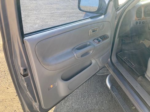Used 2000 Toyota Tundra SR5 image 17