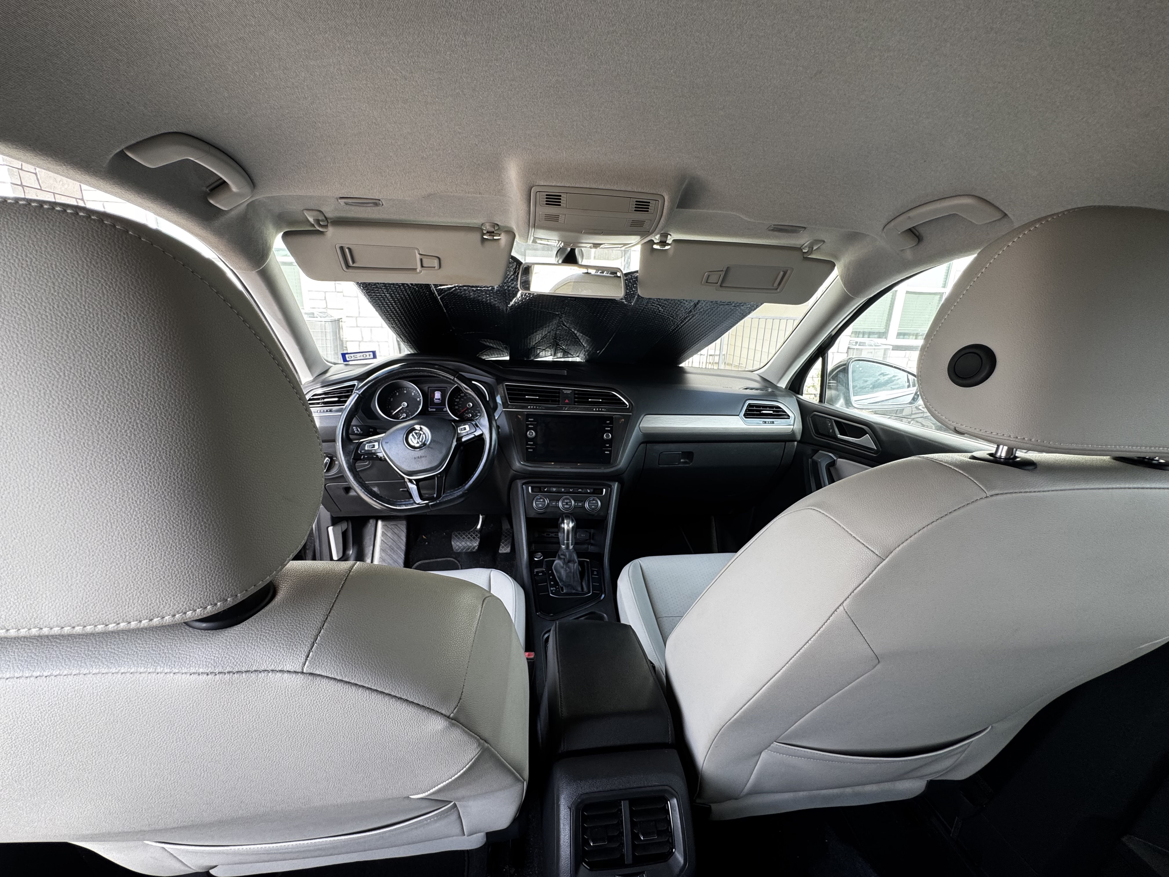 Used 2019 Volkswagen Tiguan SE FWD image 10