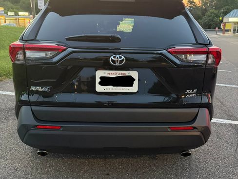 Used 2025 Toyota RAV4 XLE Premium w/ Weather Package AWD/4WD image 9