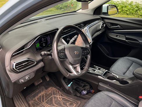 Used 2023 Chevrolet Bolt EUV LT w/ Convenience Package image 17