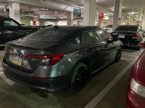 Used 2023 Honda Civic Sport image 8