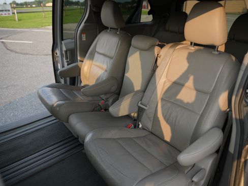 Used 2016 Toyota Sienna XLE w/ Protection Package FWD image 14