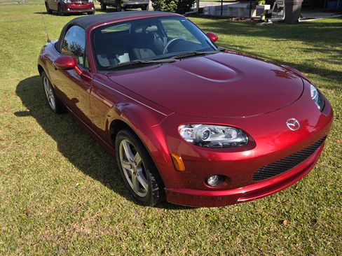 Used 2007 MAZDA MX-5 Miata Sport w/ Appearance Pkg image 6