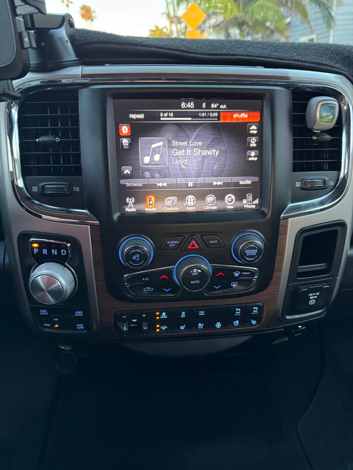 Used 2014 RAM 1500 Laramie w/ Convenience Group AWD/4WD image 8