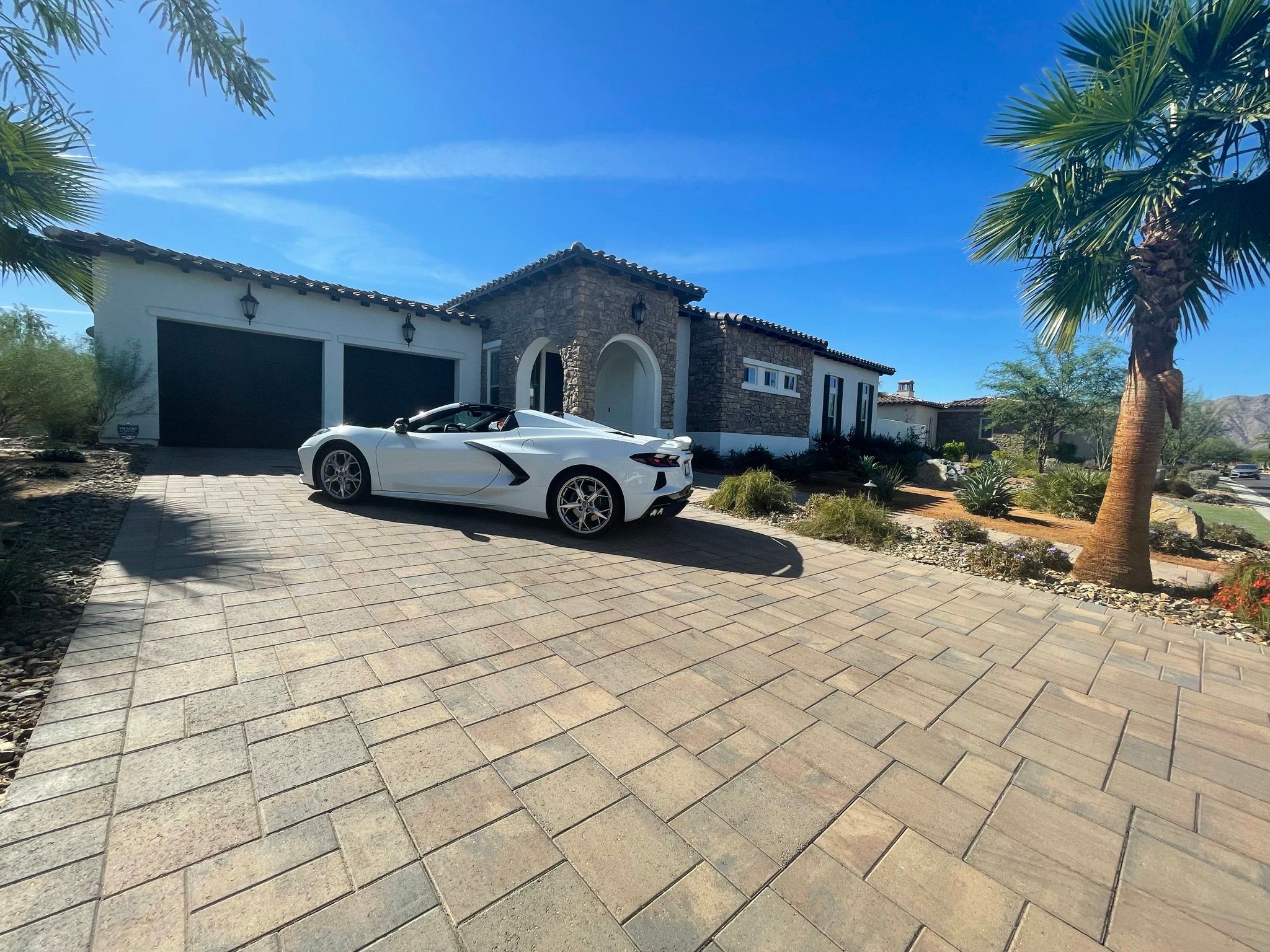 Used 2022 Chevrolet Corvette Stingray Convertible w/ Z51 Performance Package RWD image 19