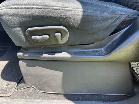 Used 2014 Nissan Armada SV w/ SV Driver Package image 17