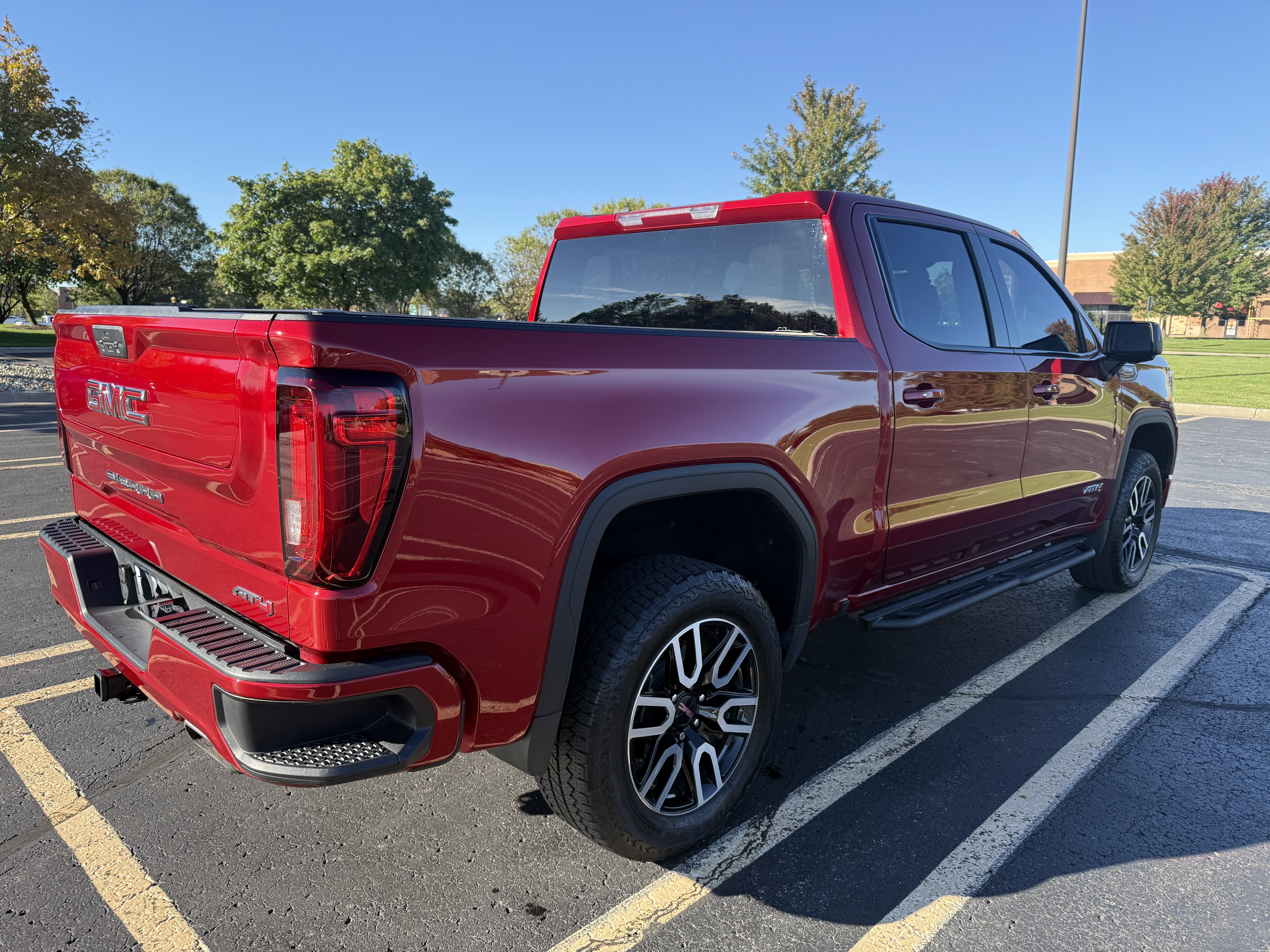 Used 2021 GMC Sierra 1500 AT4 AWD/4WD image 2
