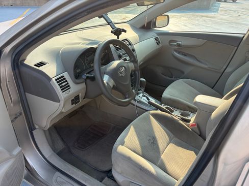 Used 2010 Toyota Corolla LE FWD image 9
