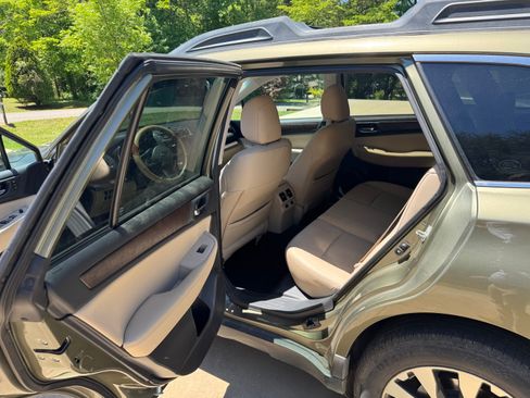 Used 2015 Subaru Outback 2.5i Limited AWD/4WD image 13