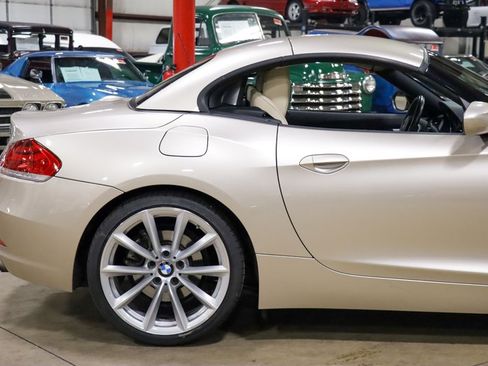 Used 2011 BMW Z4 sDrive35i image 10