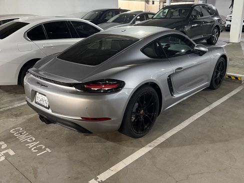 Used 2025 Porsche 718 Cayman RWD image 10