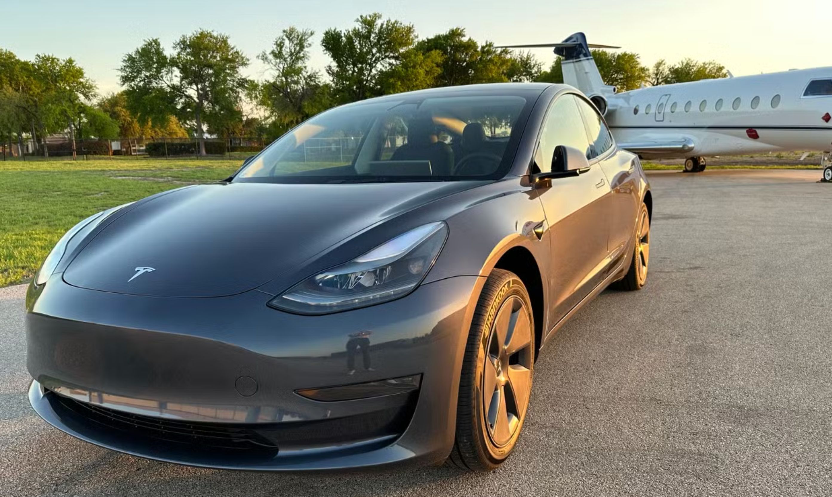 Used 2023 Tesla Model 3 Standard Range RWD image 1