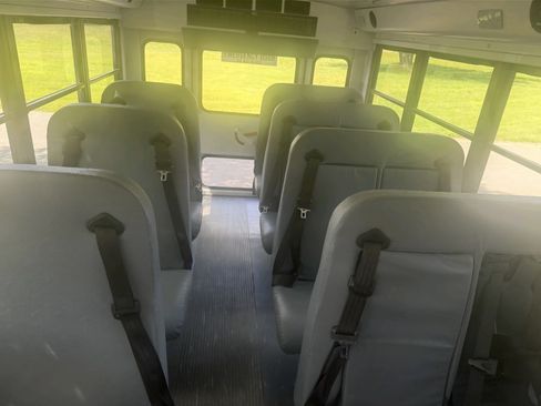 Used 2017 Chevrolet Express 3500 Cutaway Van 2D w/ School Bus Package image 4