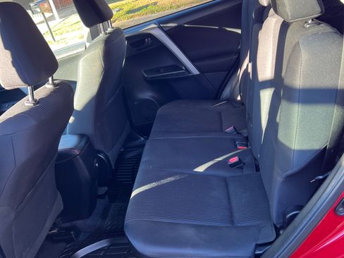 Used 2017 Toyota RAV4 LE image 15
