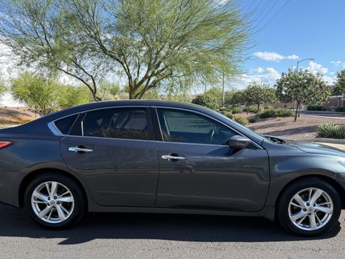 Used 2013 Nissan Altima 2.5 SV FWD image 5