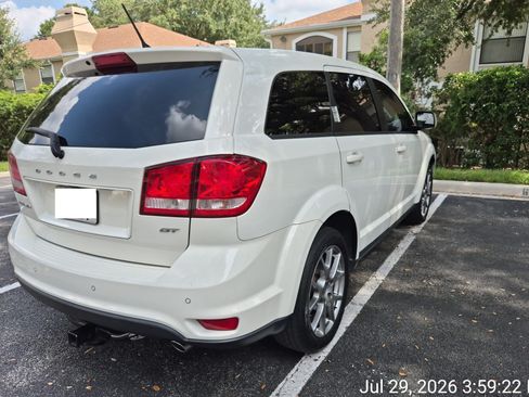 Used 2017 Dodge Journey GT w/ Driver Convenience Group FWD image 4