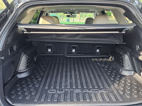 Used 2023 Subaru Outback Limited AWD/4WD image 6