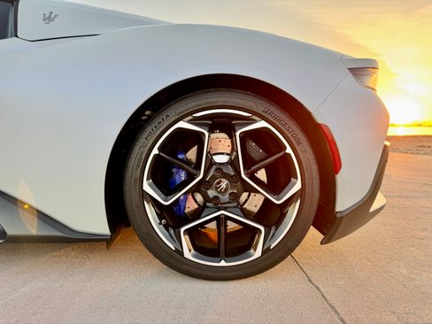 Used 2023 Maserati MC20 Spyder RWD image 30