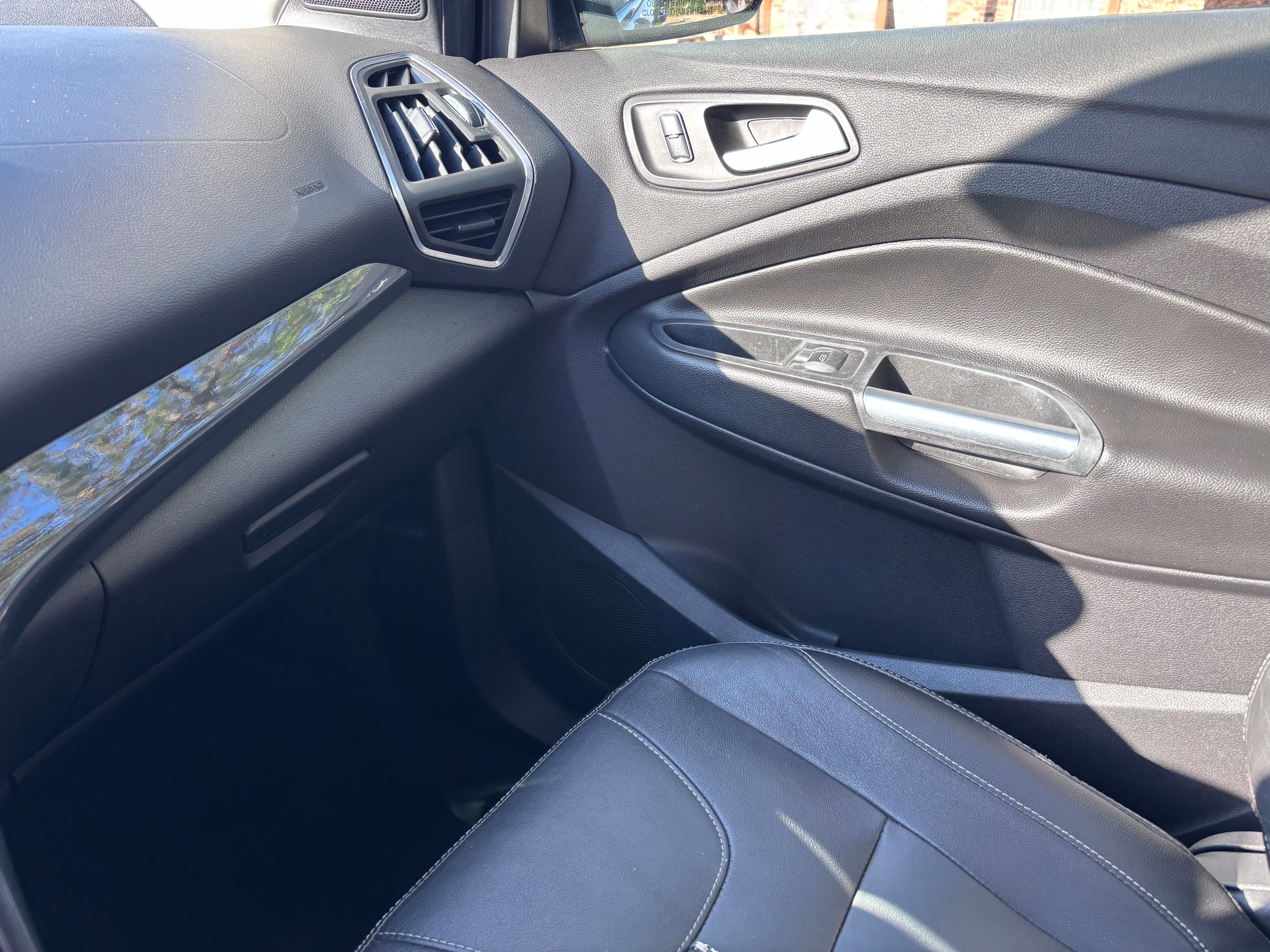Used 2013 Ford Escape Titanium w/ Parking Technology Pkg AWD/4WD image 10