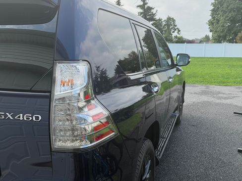 Used 2022 Lexus GX 460 Premium w/ Premium Package AWD/4WD image 6