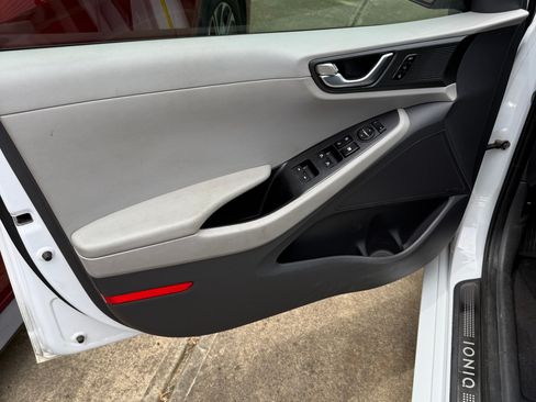 Used 2019 Hyundai Ioniq Limited w/ Ultimate Package 02 FWD image 22