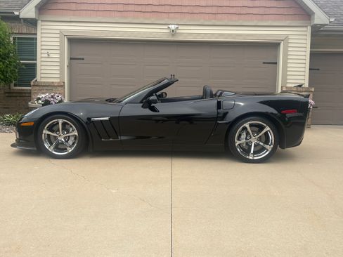 Used 2010 Chevrolet Corvette Grand Sport w/ Preferred Equipment Group RWD image 26